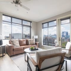 Luxurious City and River Views-2 bed 2 bath Corner Unit-High floor #521