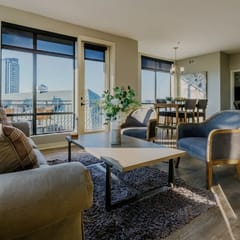Luxurious City and River Views-2 bed 2 bath Corner Unit-High floor #521