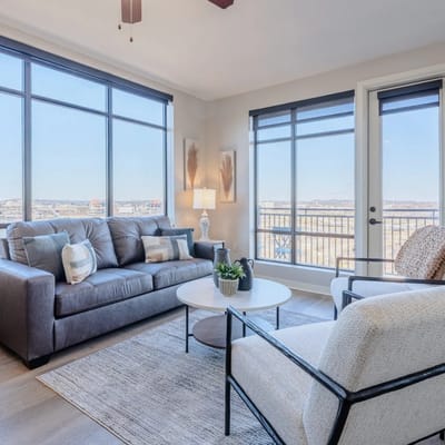Luxurious Downtown Penthouse-2 bed 3 bath plus loft- 402